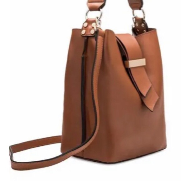 ALESSIA SHOULDER BAG - Picture 2 of 2